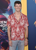 Grant Gustin t-shirt #3736825