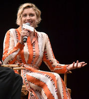 Greta Gerwig Sweatshirt #2916209