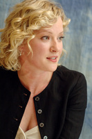 Gretchen Mol Longsleeve T-shirt #2404527