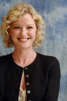 Gretchen Mol Longsleeve T-shirt #2404531