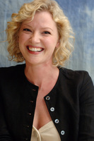 Gretchen Mol Longsleeve T-shirt #2404533