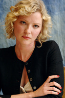 Gretchen Mol mug #G718052