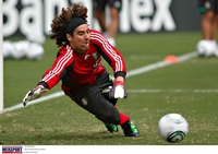 Guillermo Ochoa t-shirt #2387174