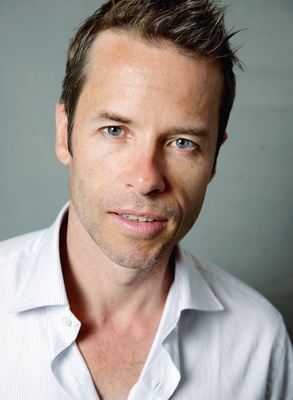 Guy Pearce puzzle 2195986