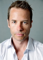 Guy Pearce Sweatshirt #2196002