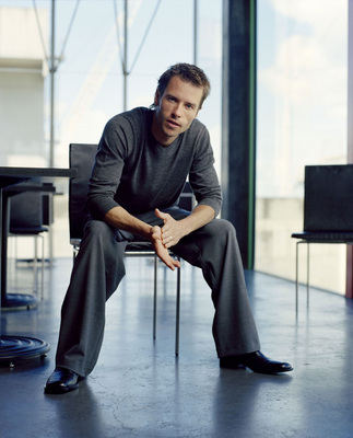 Guy Pearce posters
