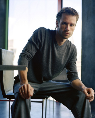 Guy Pearce posters