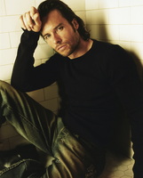 Guy Pearce t-shirt #2213642