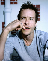 Guy Pearce t-shirt #2213644