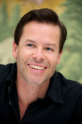 Guy Pearce posters