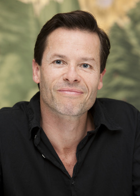 Guy Pearce posters