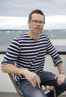 Guy Pearce posters