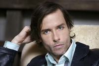 Guy Pearce longsleeve t-shirt #3665610