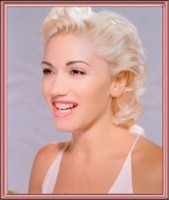 Gwen Stefani Longsleeve T-shirt #1282171