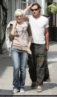 Gwen Stefani Longsleeve T-shirt #1313611