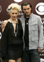 Gwen Stefani Longsleeve T-shirt #1343511