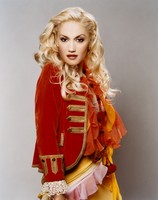 Gwen Stefani Longsleeve T-shirt #2067016