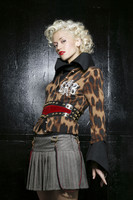 Gwen Stefani Longsleeve T-shirt #2067049