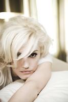 Gwen Stefani Longsleeve T-shirt #2116936