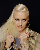 Gwen Stefani Longsleeve T-shirt #2116940