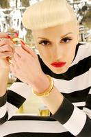Gwen Stefani Longsleeve T-shirt #2143361