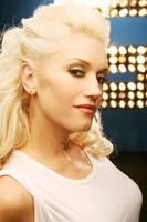 Gwen Stefani Longsleeve T-shirt #2157222