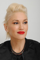 Gwen Stefani Longsleeve T-shirt #2460152