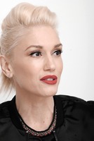 Gwen Stefani Longsleeve T-shirt #2464570