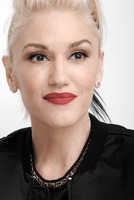 Gwen Stefani Longsleeve T-shirt #2464572