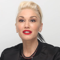 Gwen Stefani Longsleeve T-shirt #2469899