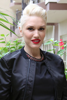 Gwen Stefani Longsleeve T-shirt #2469902