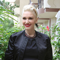 Gwen Stefani Longsleeve T-shirt #2469905