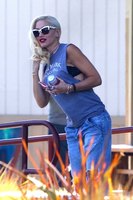 Gwen Stefani Longsleeve T-shirt #2812527