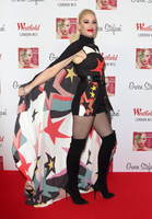 Gwen Stefani Longsleeve T-shirt #2921180