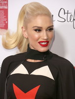Gwen Stefani Longsleeve T-shirt #2921181