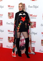 Gwen Stefani Longsleeve T-shirt #2921189