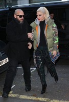 Gwen Stefani Longsleeve T-shirt #2921194