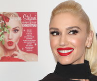 Gwen Stefani Longsleeve T-shirt #2921199