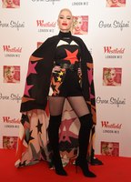 Gwen Stefani Longsleeve T-shirt #2921208