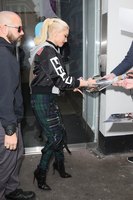 Gwen Stefani Longsleeve T-shirt #2921210