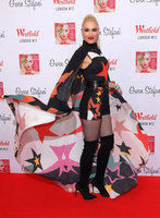 Gwen Stefani Longsleeve T-shirt #2921233