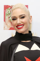 Gwen Stefani Longsleeve T-shirt #2921291