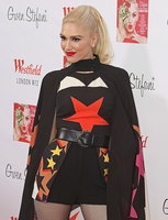 Gwen Stefani Longsleeve T-shirt #2921293
