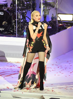 Gwen Stefani Longsleeve T-shirt #2921306