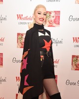 Gwen Stefani Longsleeve T-shirt #2921314