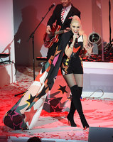 Gwen Stefani Longsleeve T-shirt #2921325