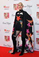 Gwen Stefani Longsleeve T-shirt #2921333