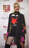 Gwen Stefani Longsleeve T-shirt #2921431