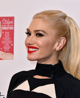 Gwen Stefani Longsleeve T-shirt #2921450