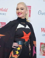 Gwen Stefani Longsleeve T-shirt #2921493